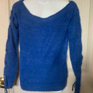 Cute blue Venus sweater size extra small